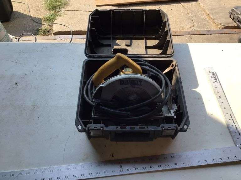 Dewalt circle saw Legacy Auction Company
