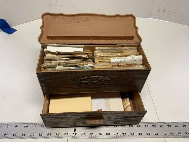 Vintage recipe box with recipes Legacy Auction Company