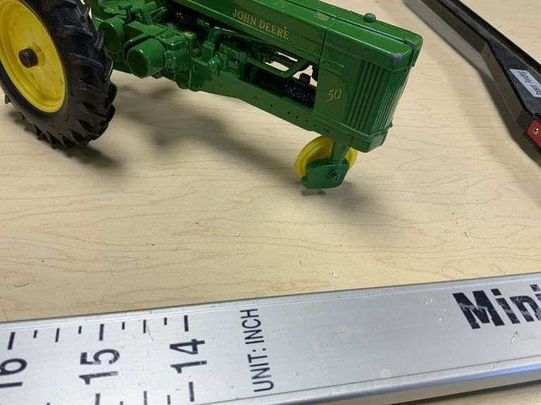Cast iron John Deere, John Deere 50, missing Legacy Auction Company
