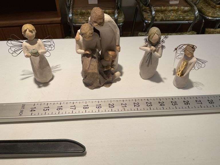 Willow tree figurines Legacy Auction Company