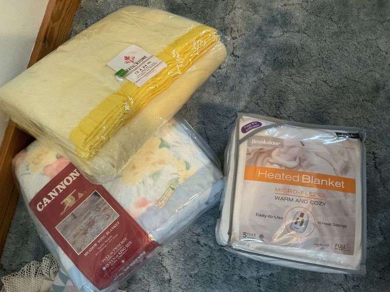 Two vintage blankets & heated blanket Legacy Auction Company
