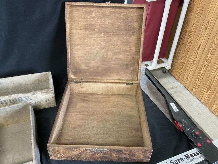 Checkers box, cheese boxes etc. - Legacy Auction Company