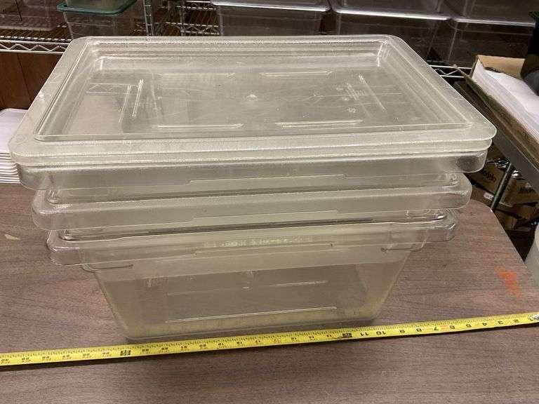 Buffet serving containers w/lids. 3 x money Legacy Auction Company