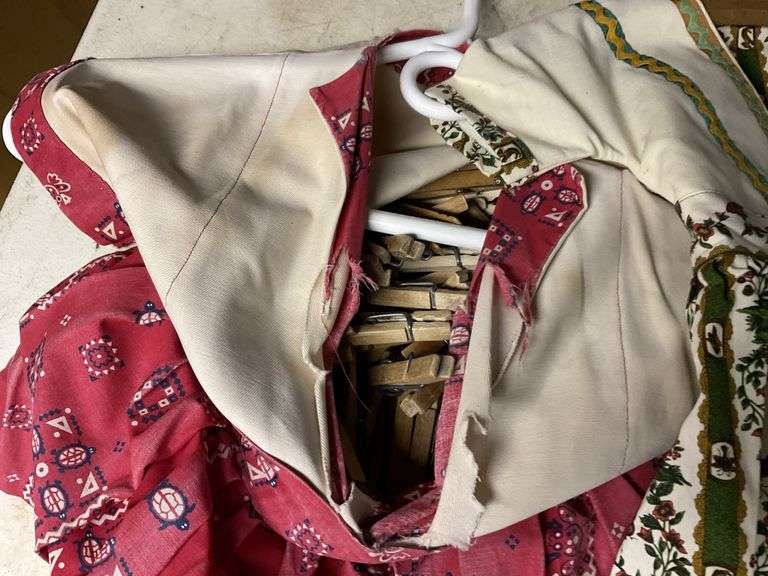 Clothes pins holders and clothes pins Legacy Auction Company