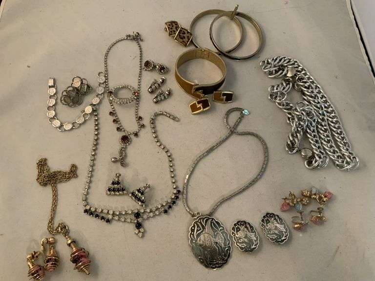 Vintage jewelry sets Legacy Auction Company