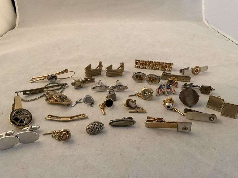 Vintage tie clips & cuff links Legacy Auction Company