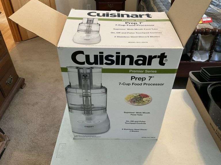 Cuisinart 7 cup food processor Legacy Auction Company