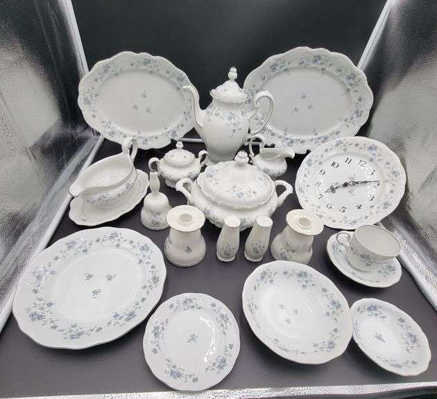 Johann Haviland Bavaria Germany "Blue Garland" Pattern (85+Pieces