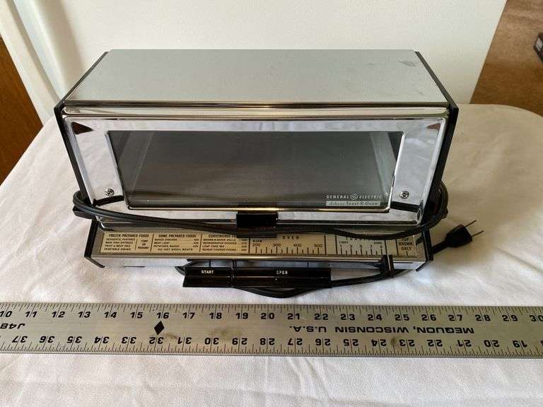 General Electric deluxe toaster oven Legacy Auction Company