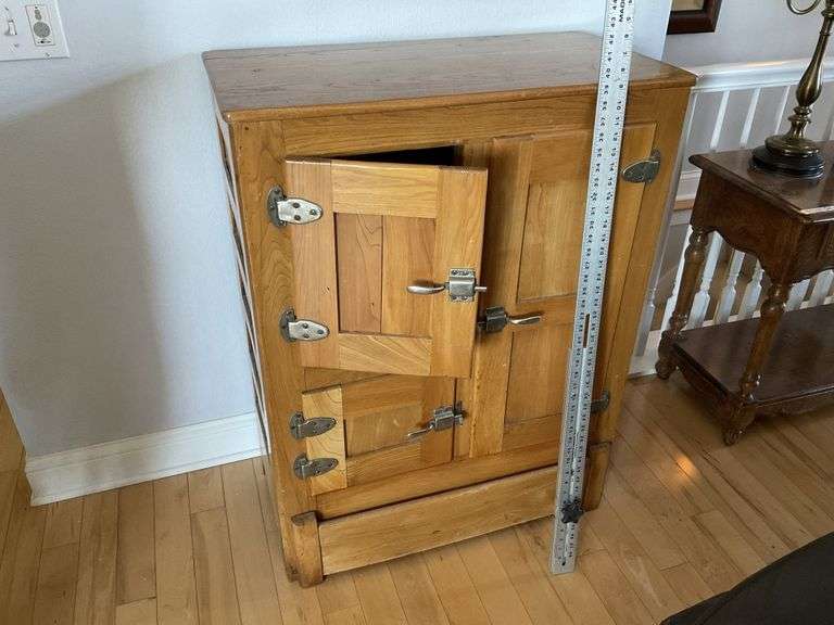 Vintage ice chest 31 x 16 x 41 Legacy Auction Company