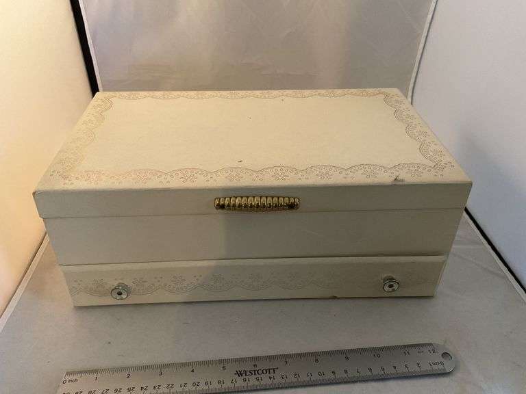 Jewelry box Legacy Auction Company