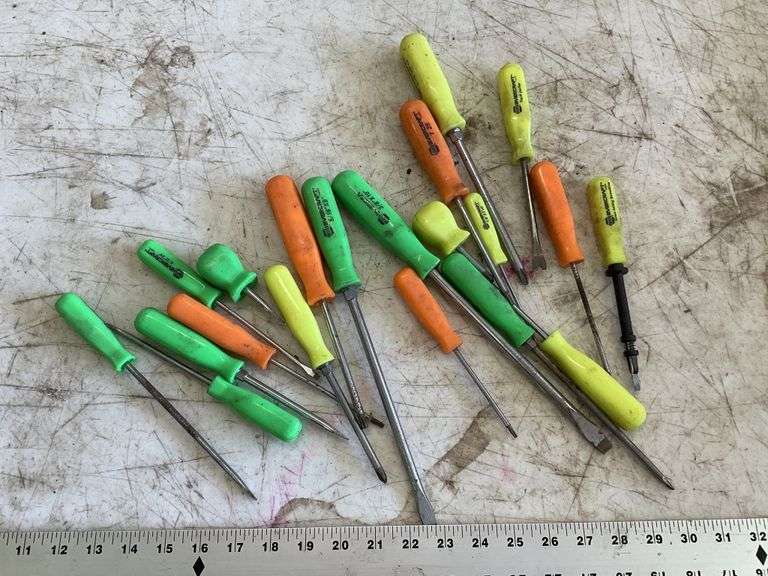 NAPA screwdrivers Legacy Auction Company