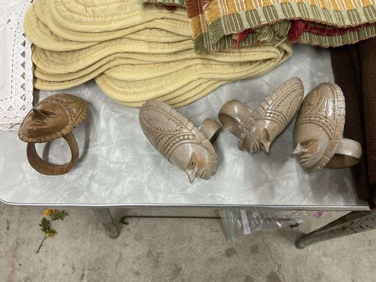 Placemats, napkins and napkin rings Legacy Auction Company