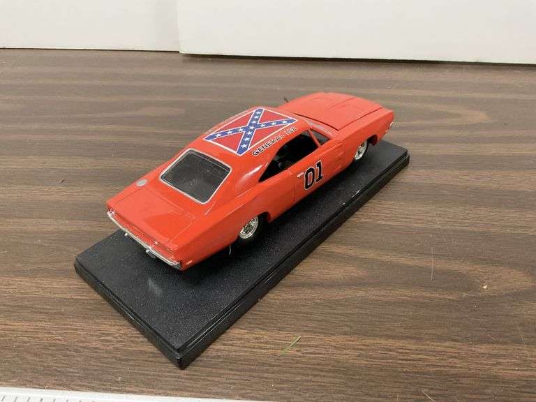 Die cast General Lee car Legacy Auction Company