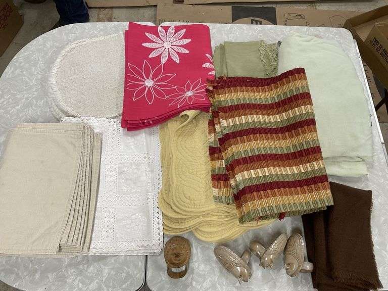 Placemats, napkins and napkin rings Legacy Auction Company