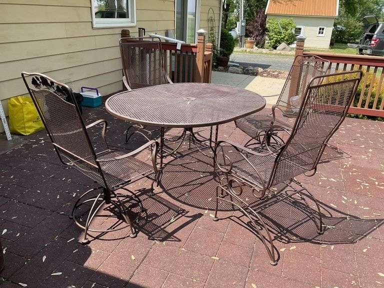 Iron patio set Legacy Auction Company