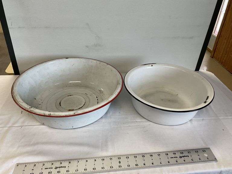Enamel pans Legacy Auction Company