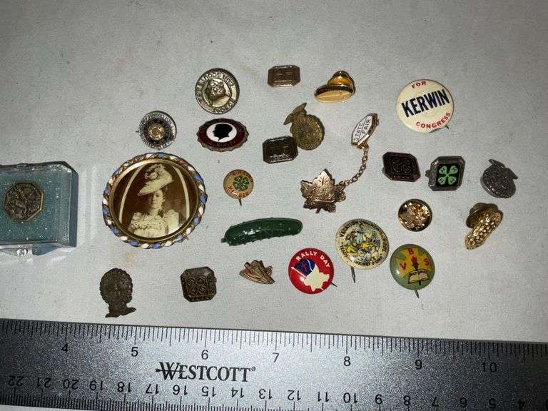 Collection De Pins Vintage – Logo US MOUY – Lot De Badges – Occasion