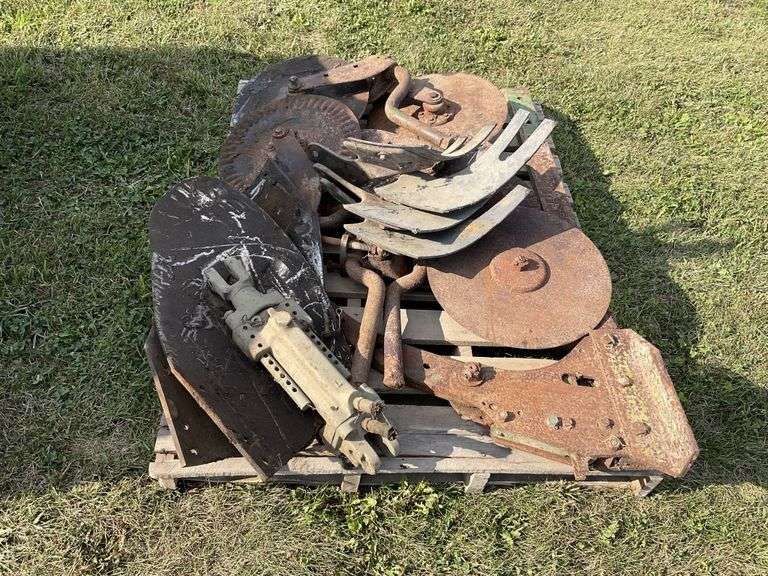 John Deere plow parts and hydraulic cylinder Legacy Auction Company