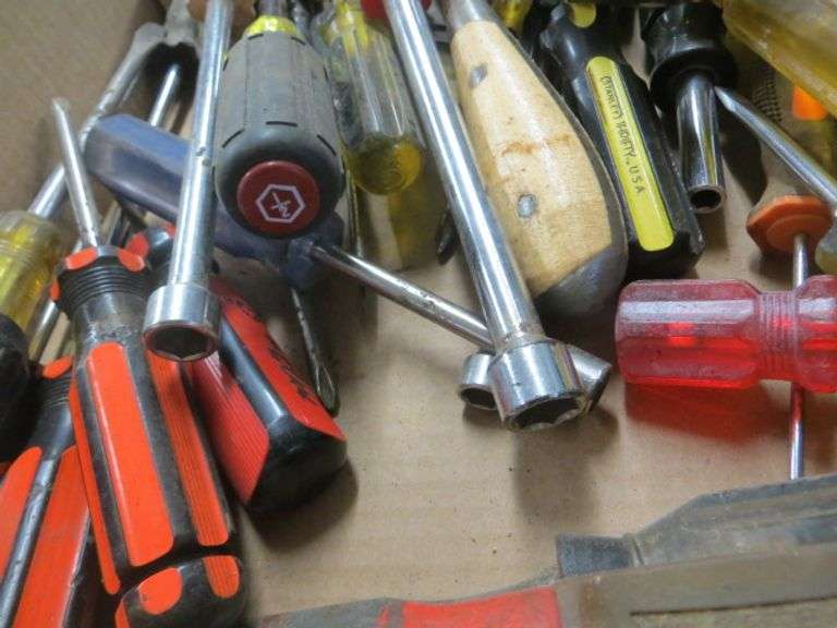 Assorted Screw & Nut Drivers, Wood Chisels Lambrecht Auction, Inc.