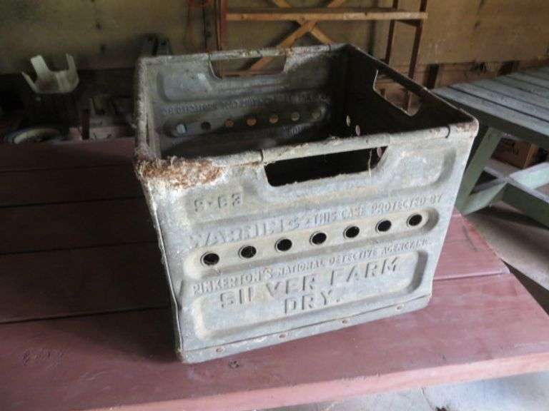 Silver Farm Dairy Milk Box Lambrecht Auction, Inc.