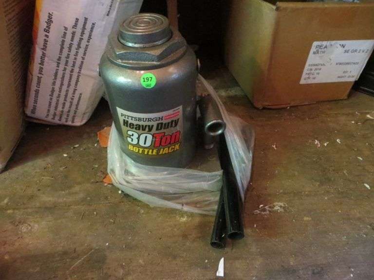 New Pittsburgh 30 Ton Bottle Jack Lambrecht Auction, Inc.