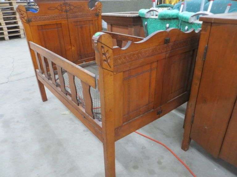 East Lake Folding Youth Bed Lambrecht Auction, Inc.