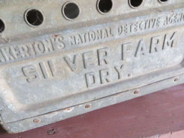 Silver Farm Dairy Milk Box Lambrecht Auction, Inc.