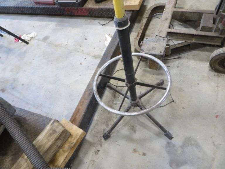 Halogen Floor Lamp on Stand Lambrecht Auction, Inc.