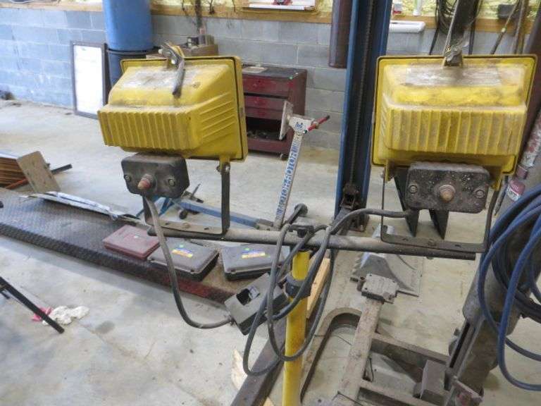 Halogen Floor Lamp on Stand Lambrecht Auction, Inc.