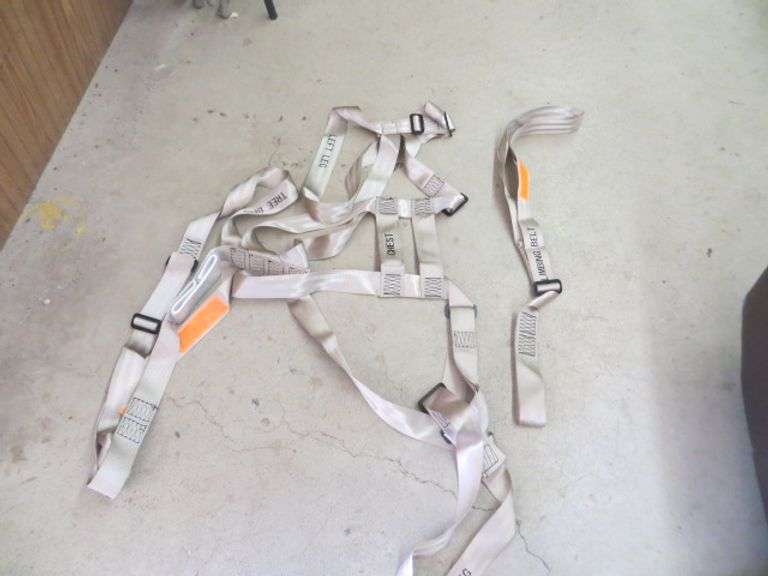 XOP Full Body Harness Lambrecht Auction, Inc.