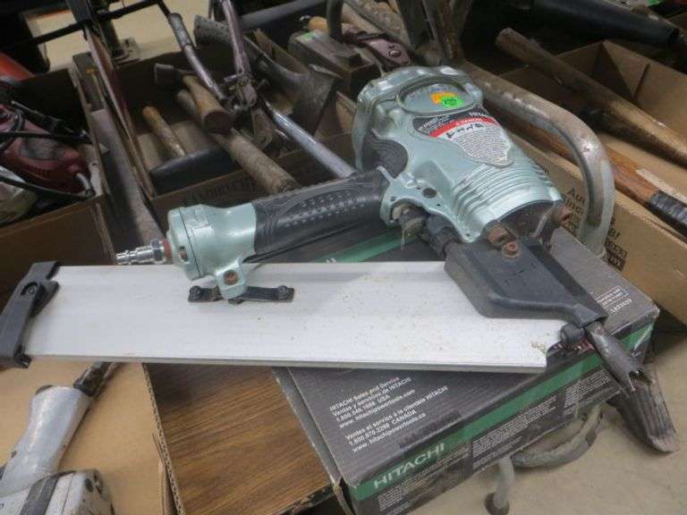 Hitachi Framing Nailer With Box Of Nails Lambrecht Auction, Inc.
