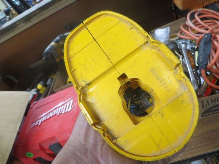 DeWalt 18V Right Angle Drill Tool Only Lambrecht Auction, Inc.