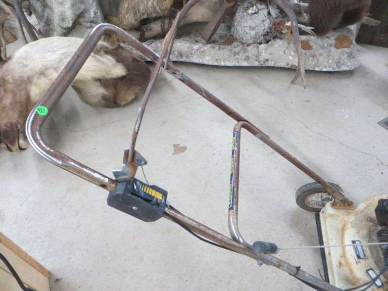 Cub Cadet Push Mower Lambrecht Auction, Inc.