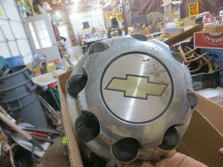 Chevy 8 Lug Hub Caps Lambrecht Auction, Inc.