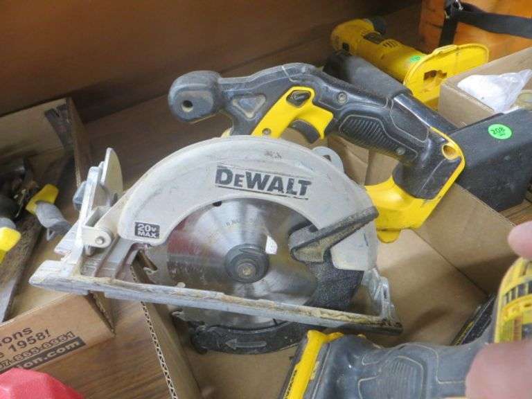 DeWalt 20V Circular Saw And Impacts Lambrecht Auction, Inc.