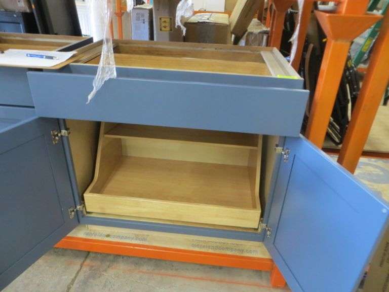 Kraftmaid 36" Base Blue Lambrecht Auction, Inc.