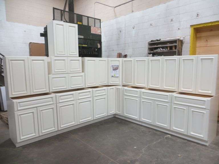 Nantucket Linen Kitchen Set 12' x 15' Lambrecht Auction, Inc.