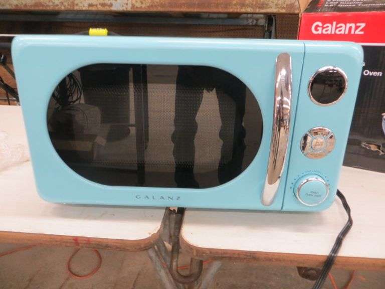 Galanz Retro Microwave Oven - Lambrecht Auction, Inc.