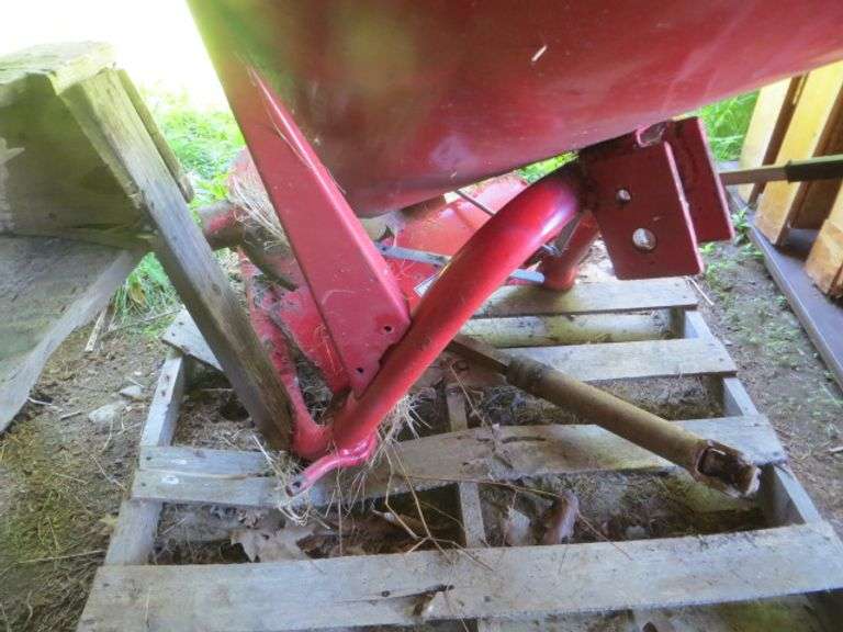 3 Point Hitch Spin Spreader Lambrecht Auction, Inc.