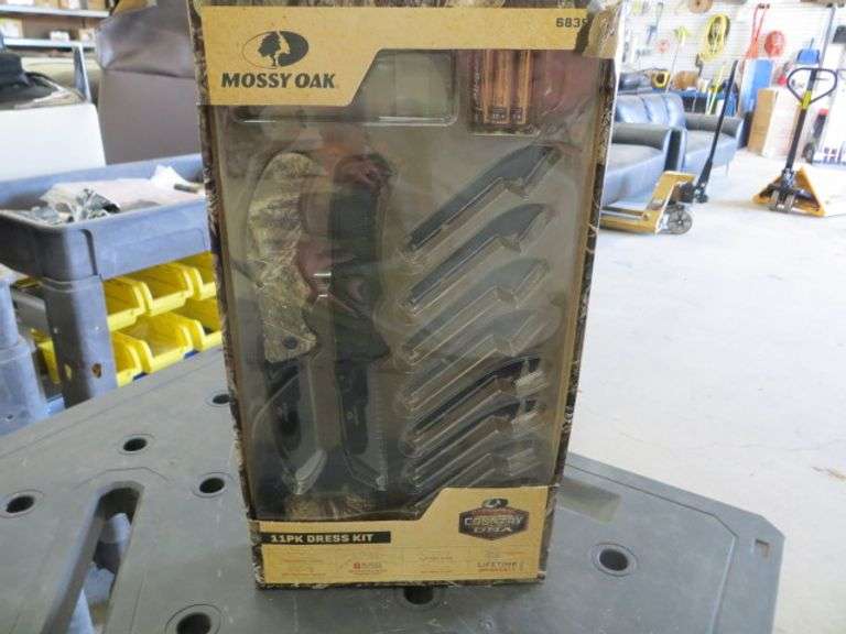 Mossy Oak 11 Piece Field Dressing Kit Lambrecht Auction, Inc.