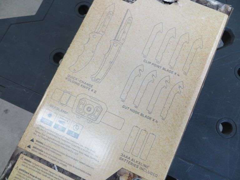 Mossy Oak 11 Piece Field Dressing Kit Lambrecht Auction, Inc.