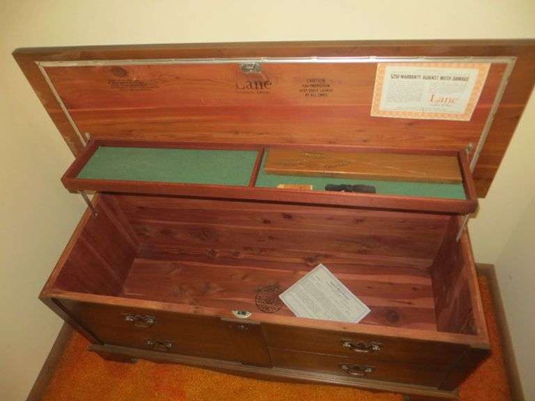 Lane Cedar Lined Blanket Chest Lambrecht Auction, Inc.