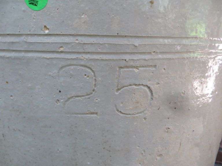 25 Gallon Crock Lambrecht Auction, Inc.
