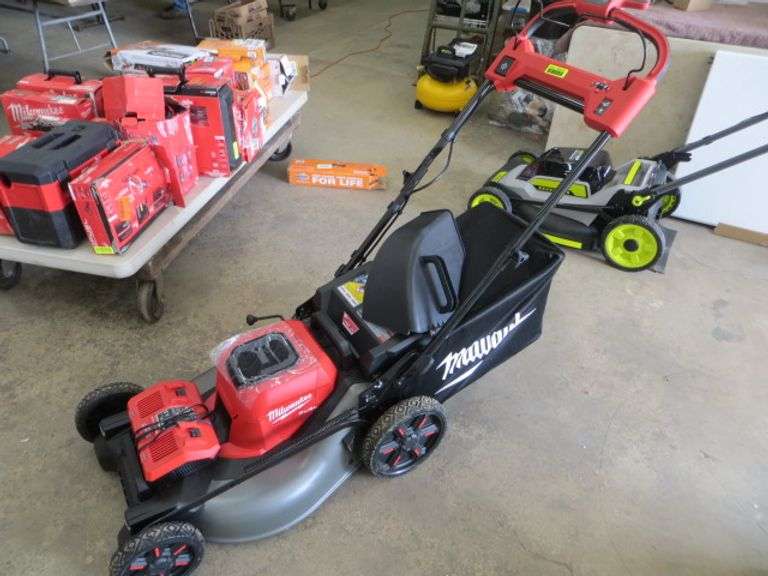 Milwaukee M18 21" Self Propelled Battery Mower Lambrecht Auction, Inc.