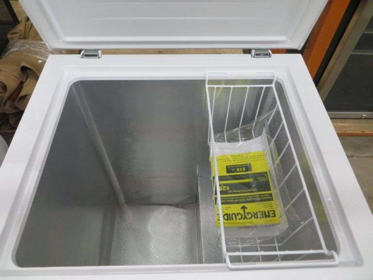 Hisense Household freezer Model FC50D6EWD Lambrecht Auction, Inc.