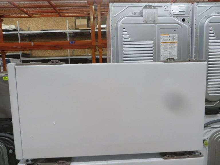 LG Pedestal In White Model WDP4W Lambrecht Auction, Inc.