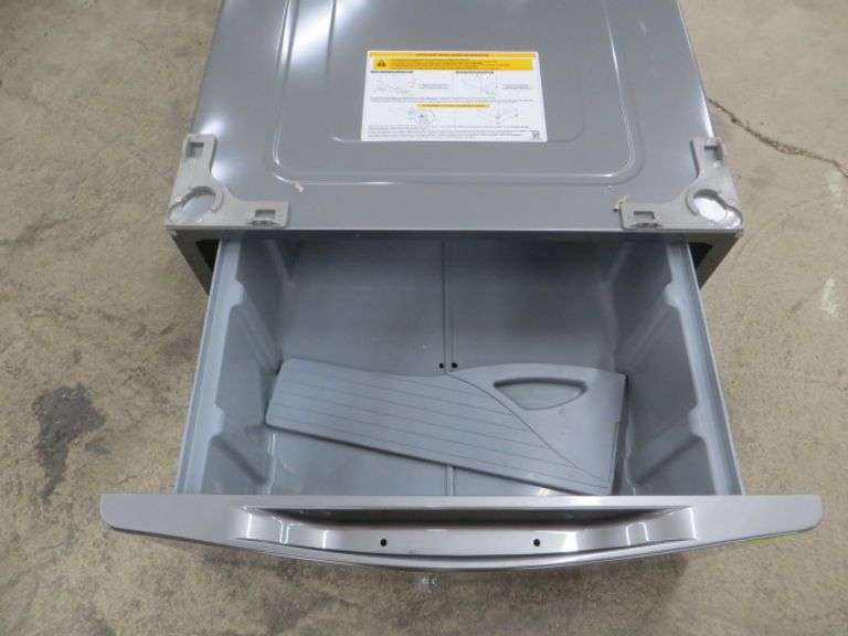 LG Pedestal In STS Silver Model WDP5V Lambrecht Auction, Inc.