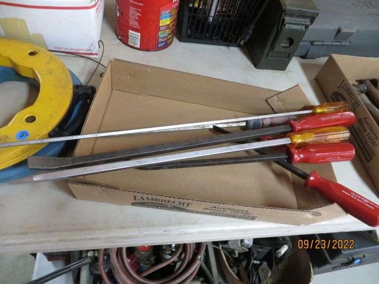 Pry Bars, Long Handle Screwdrivers Lambrecht Auction, Inc.