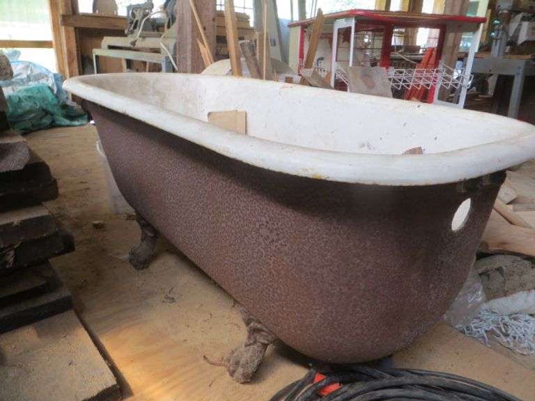 Cast Iron ClawFoot Bathtub Lambrecht Auction, Inc.